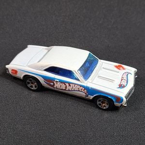Hot Wheels 67 White Chevelle SS 396 Racing Toy Car‎